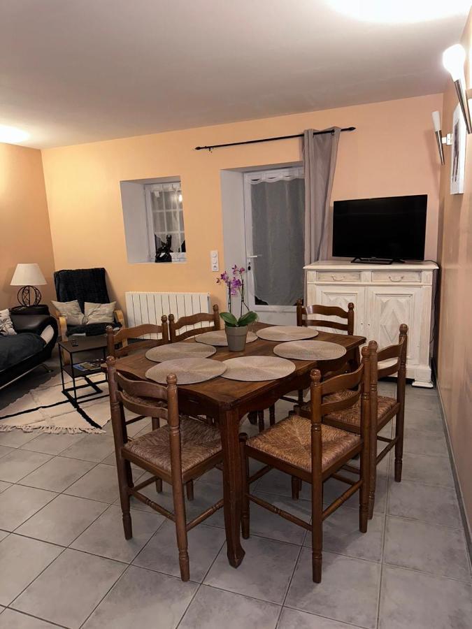 Gîte la grande racinaie Cre-sur-Loir Extérieur photo