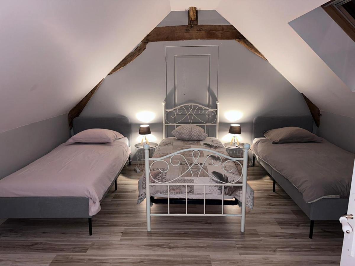 Gîte la grande racinaie Cre-sur-Loir Extérieur photo