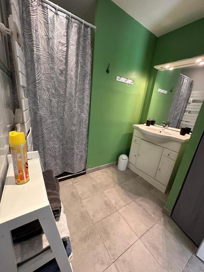Gîte la grande racinaie Cre-sur-Loir Extérieur photo
