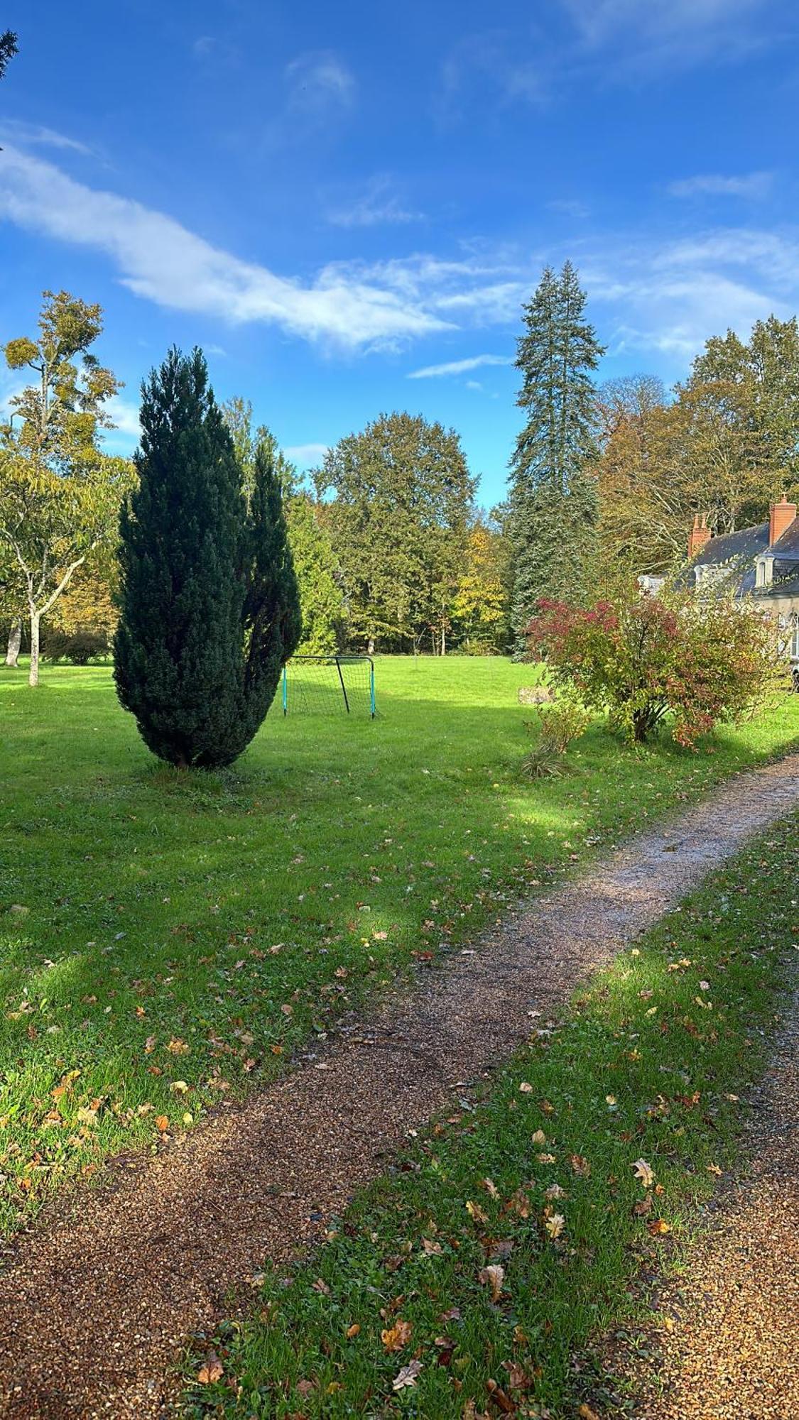 Gîte la grande racinaie Cre-sur-Loir Extérieur photo