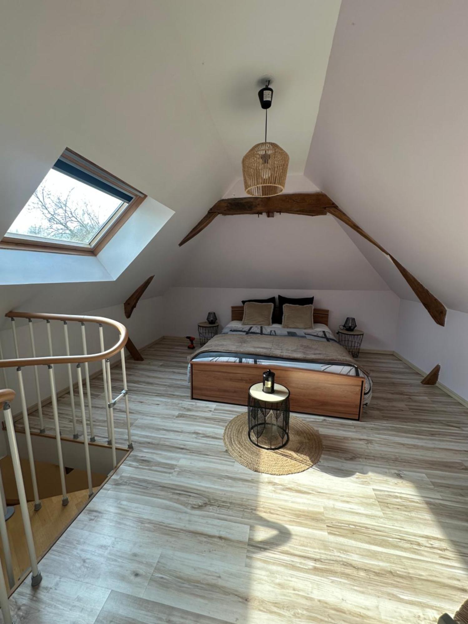 Gîte la grande racinaie Cre-sur-Loir Extérieur photo